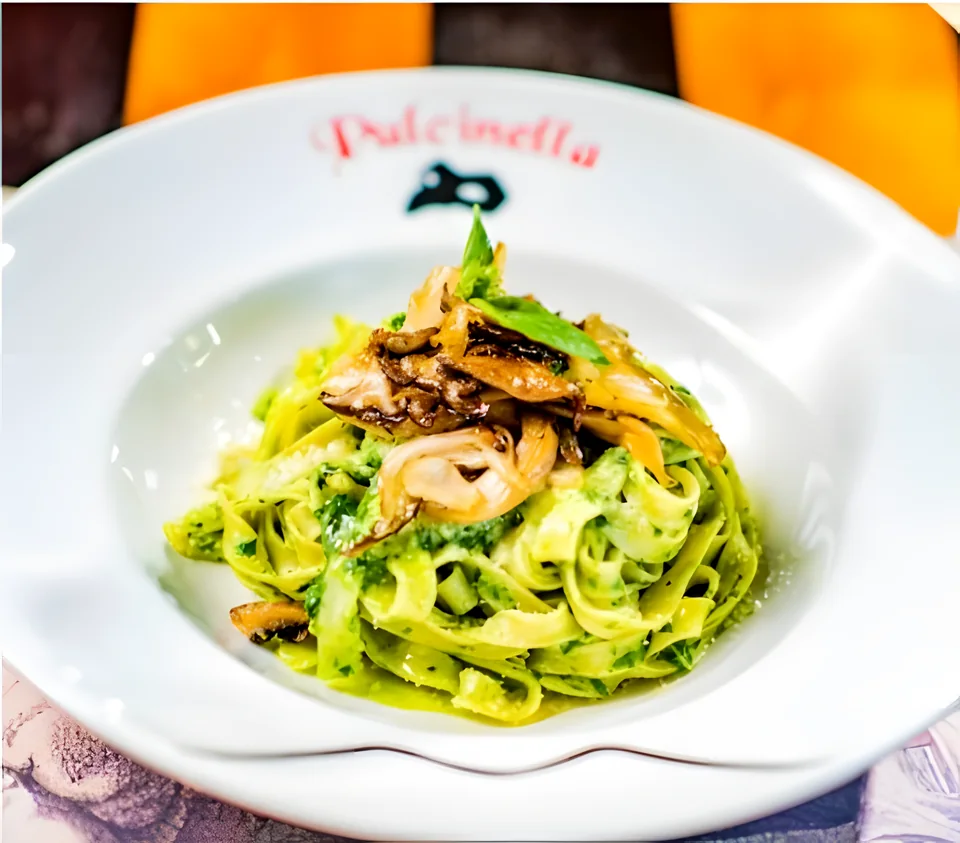 Tagliatelle con hongos porcini